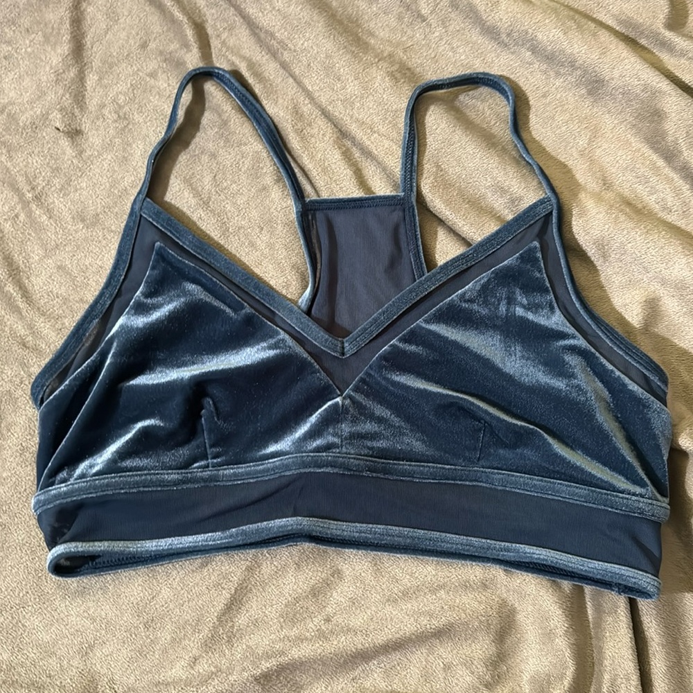 EUC Alo Yoga Bra